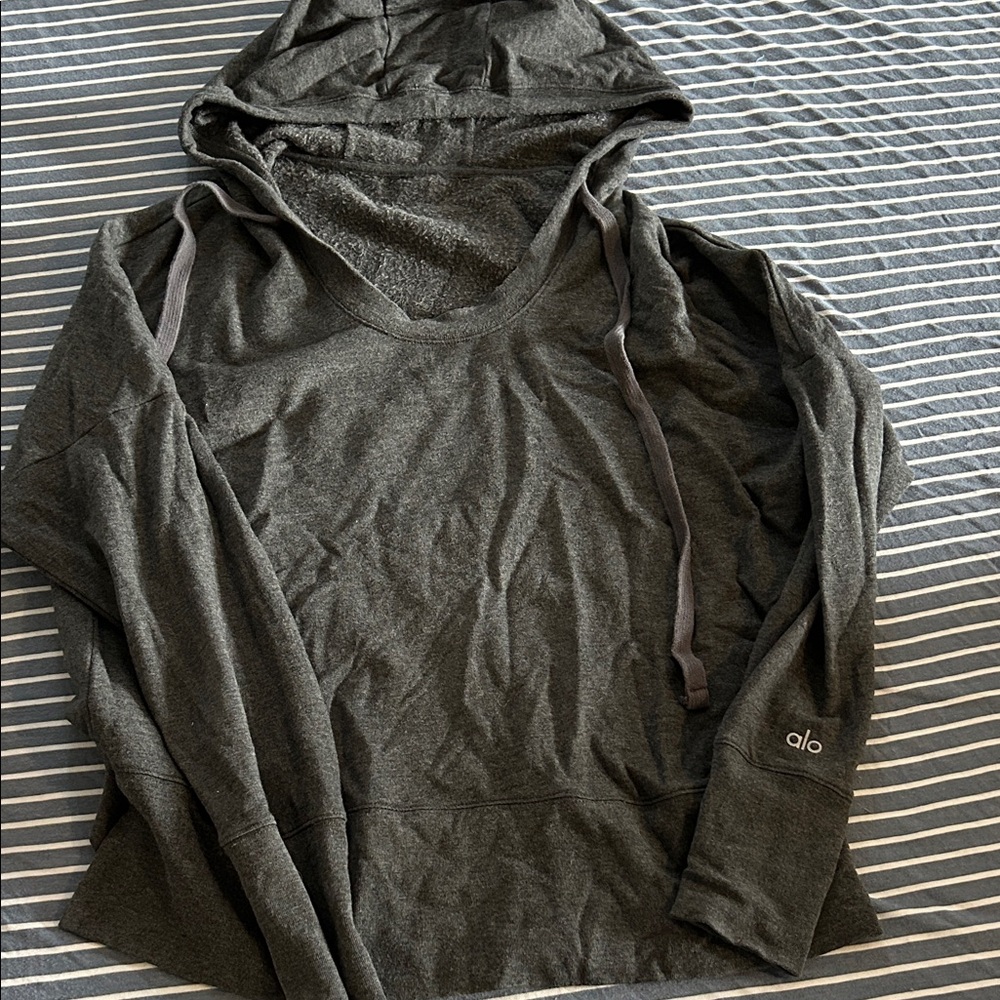 ALO Yoga Charcoal Hooded Long-Sleeve Pullover